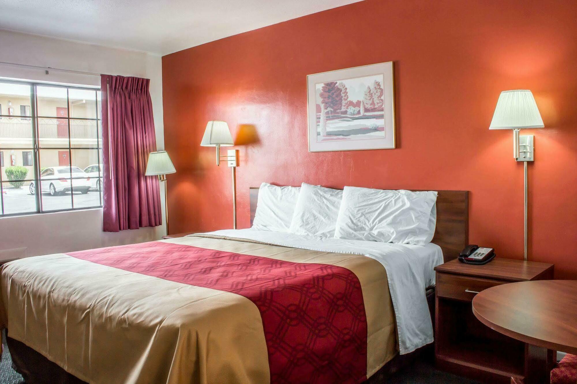 Econo Lodge Tucson Buitenkant foto